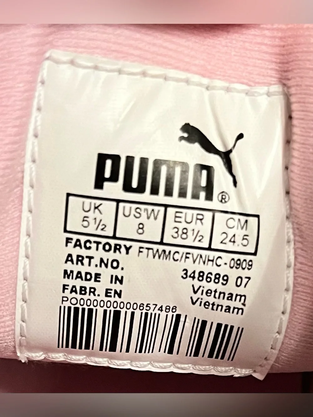 Puma Women’s Gray & Pink Suede Sneakers US 8 Excellent Condition Worn Once